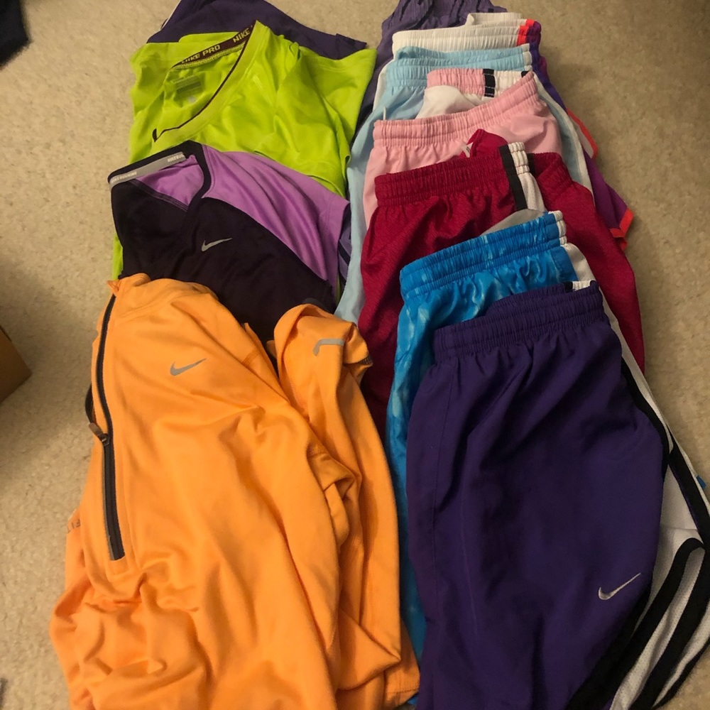 Nike Girls Running Shorts in Pink